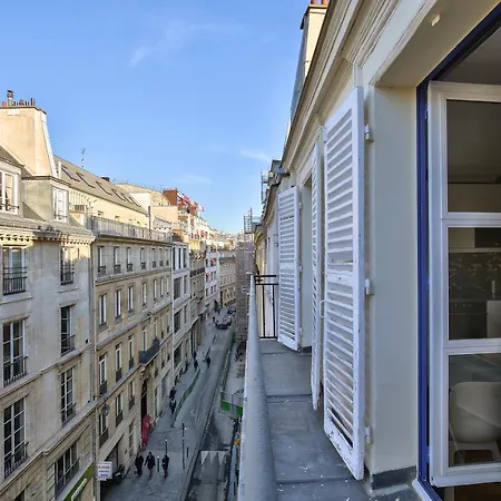 Stylish Little Flat In The Center Of