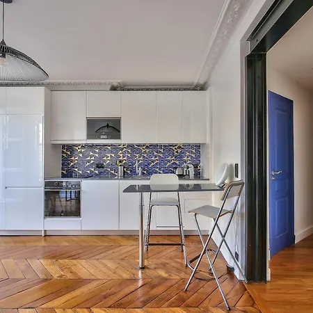 Апартаменты Stylish Little Flat In The Center Of